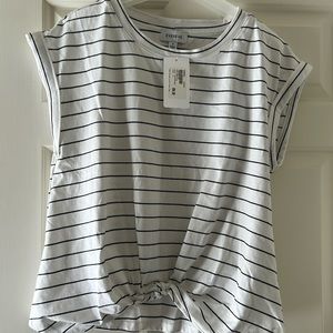 Evereve Zora stripe twist front tee size small, white/black stripe.